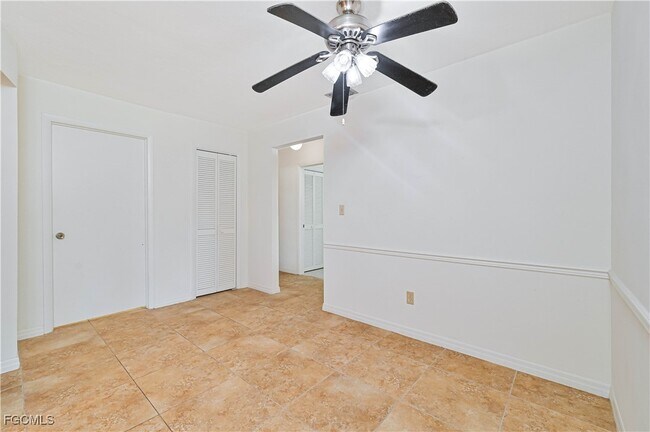 Foto del edificio - 759 96th Ave N