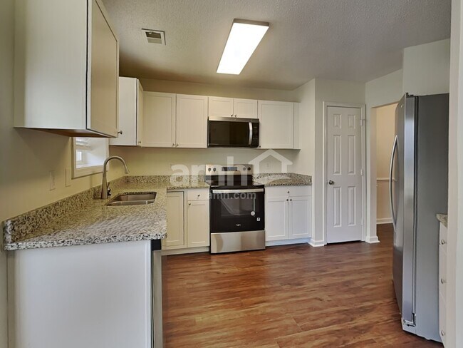 Foto del edificio - 510 Fairview Lake Way