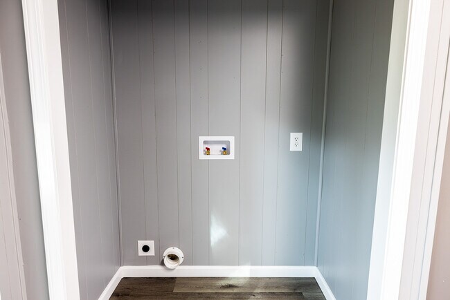 Building Photo - 4413 Basswood St