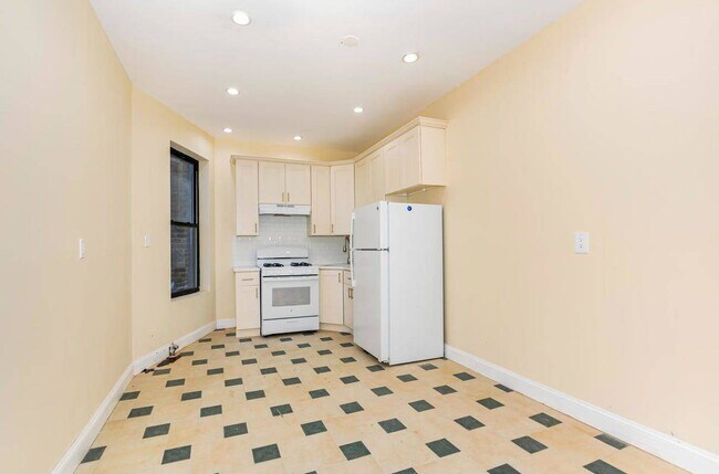 Foto del edificio - 1003 Morris Park Ave