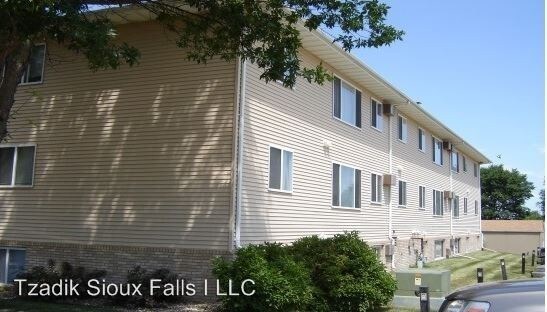 Foto del edificio - 4304-4308 E 18th St