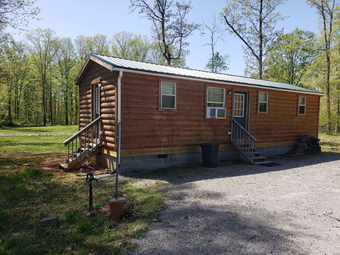 Primary Photo - Cozy 1-Bedroom Cabin for Rent on a 4-Acre ...