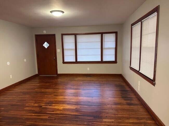 Foto del edificio - 53 Primrose Dr