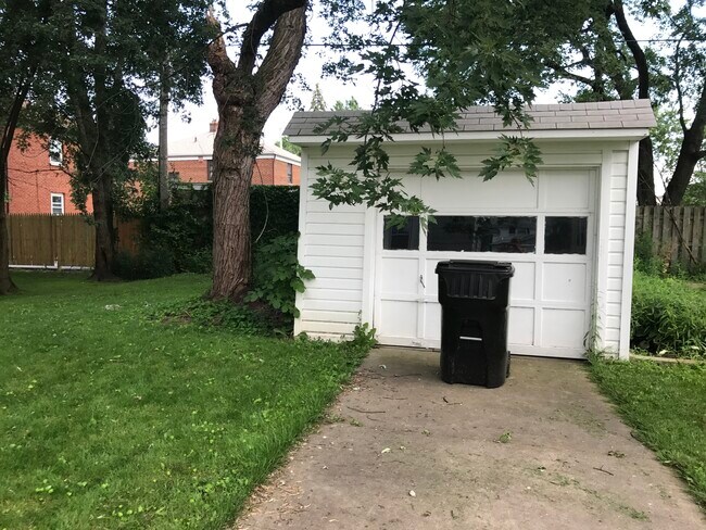 Building Photo - 18117 Ponciana Ave