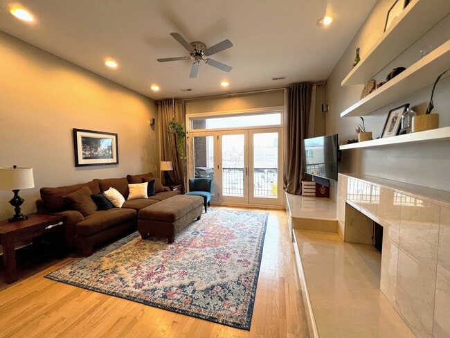 Foto del edificio - 4700 N Western Ave