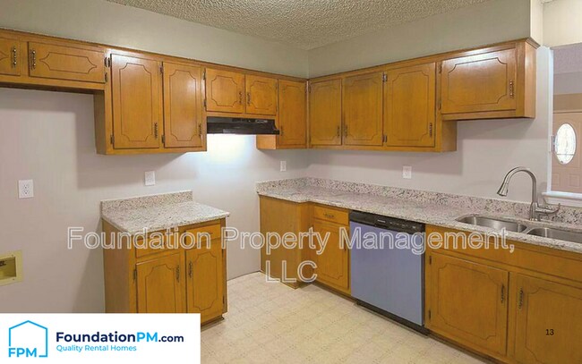 Building Photo - 5162 Walton Lake