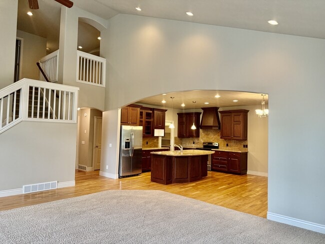 Building Photo - 2028 E 4500 S