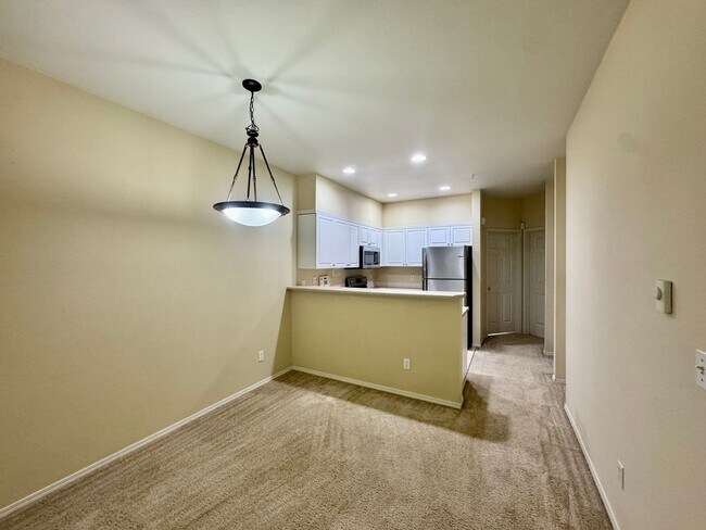 Foto del edificio - Secluded Renton Townhome