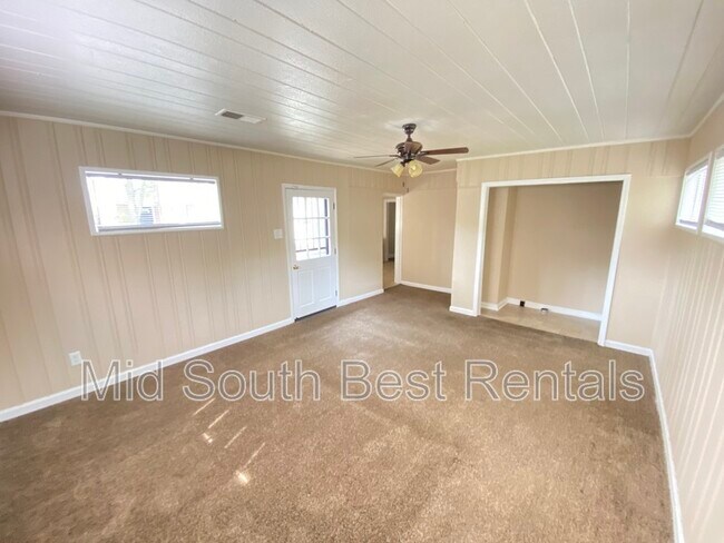 Building Photo - 1321 S Barksdale St
