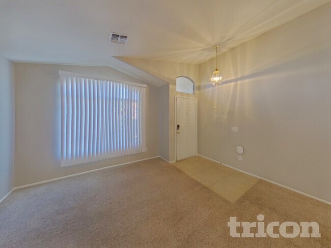 Foto del edificio - 41265 W Walker Wy
