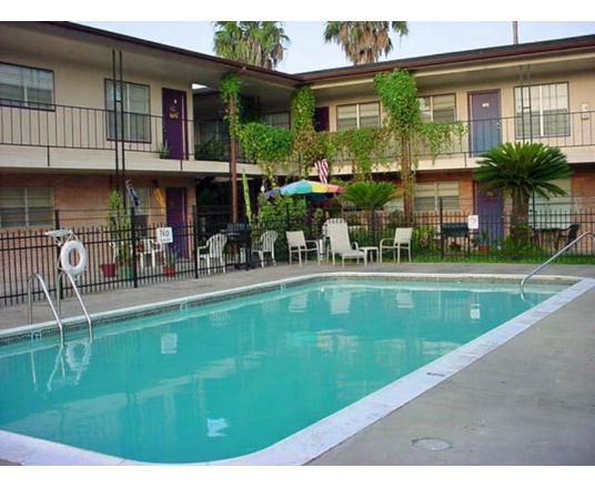 El Camino Real Apartaments - The Monark Apartments