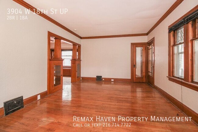 Foto del edificio - 3904 W 18th St UP, Cleveland -Spacious 2 b...