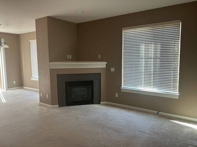 Building Photo - Updated Townhome in Beaverton, Walking Dis...