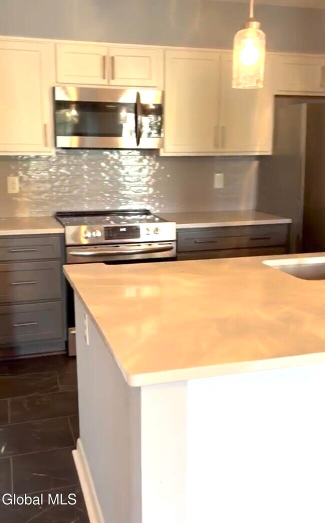 Foto del edificio - 413 Diamond Rock Cir