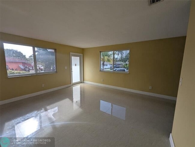 Foto del edificio - 1571 NE 109th St
