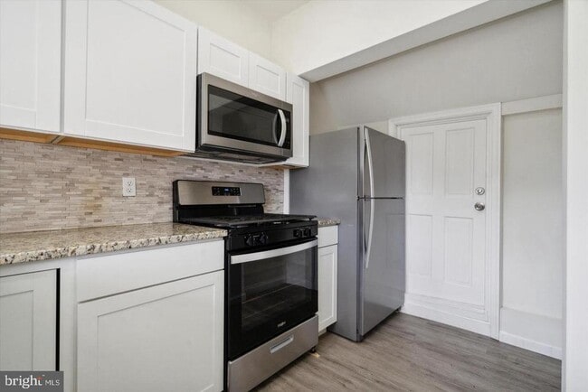 Foto del edificio - 660 LORAINE St