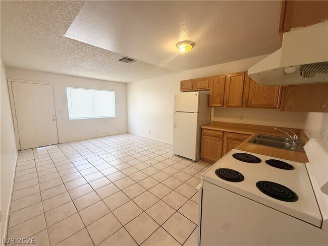 Foto del edificio - 4220 Stewart Ave