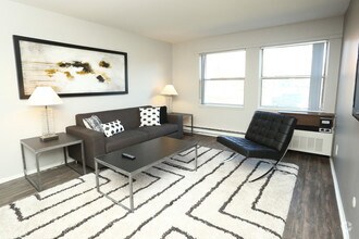 Interior Photo - Spice Tree