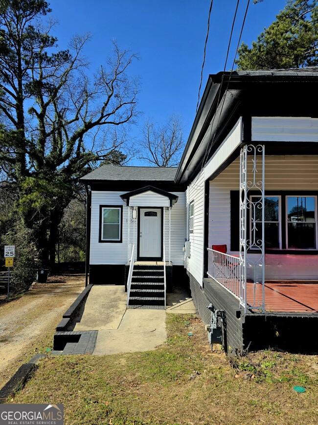 Building Photo - 1156 Clinton Rd