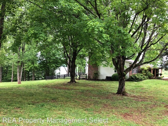 Building Photo - 3 br, 3 bath House - 485 Rocky Top Road