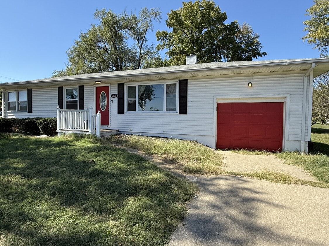 Foto principal - 6009 Old Collinsville Rd
