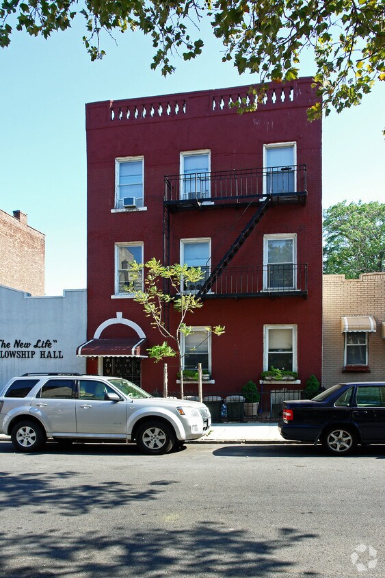 Building Photo - 215 21st St