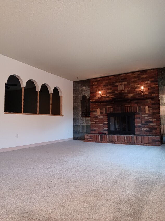 Foto principal - 2479 Malletts Bay Ave