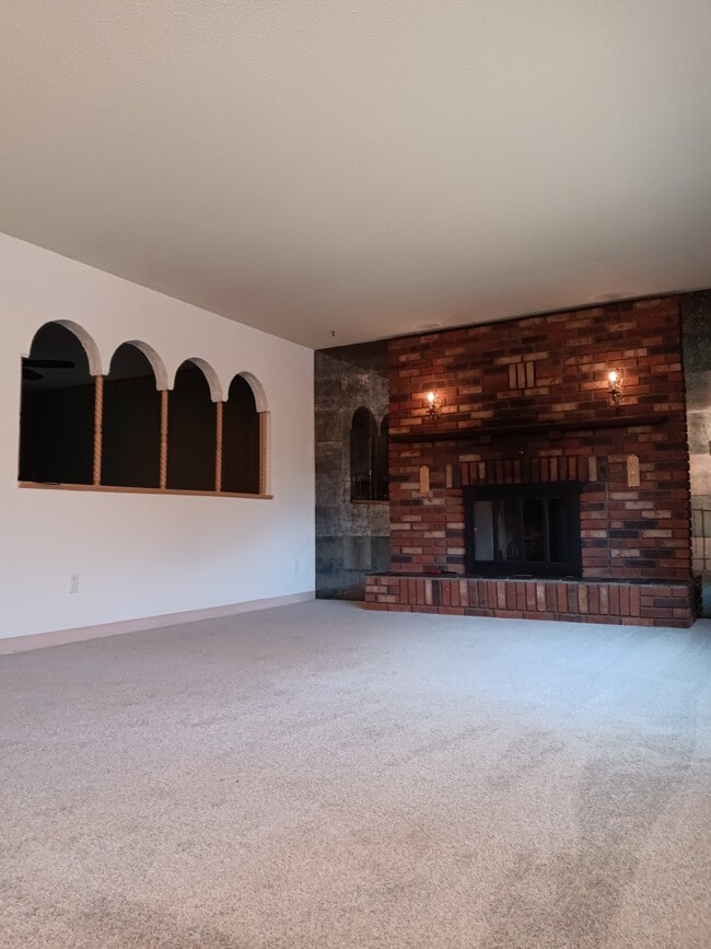 Photo - 2479 Malletts Bay Ave House