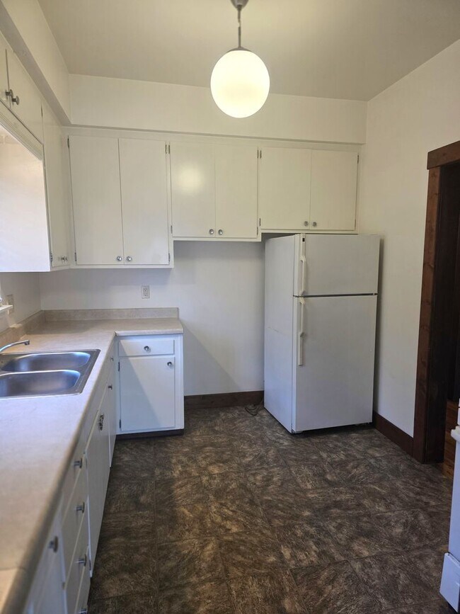 Foto del edificio - 3506 E 10th St