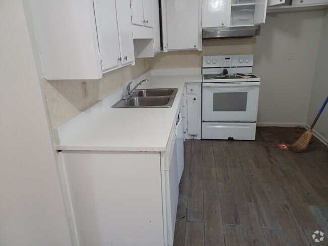 Building Photo - 1440 Storie St