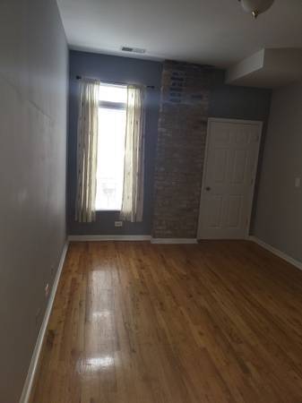 Foto del edificio - 520 N May St