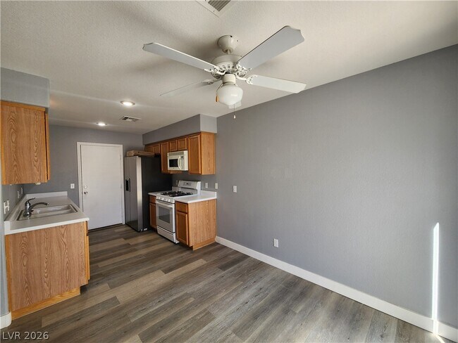 Building Photo - 776 Spotted Eagle St