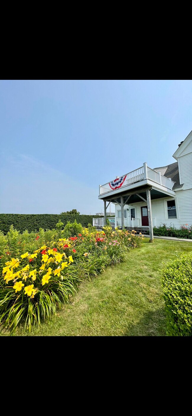 Foto del edificio - 333 Tuckerman Ave