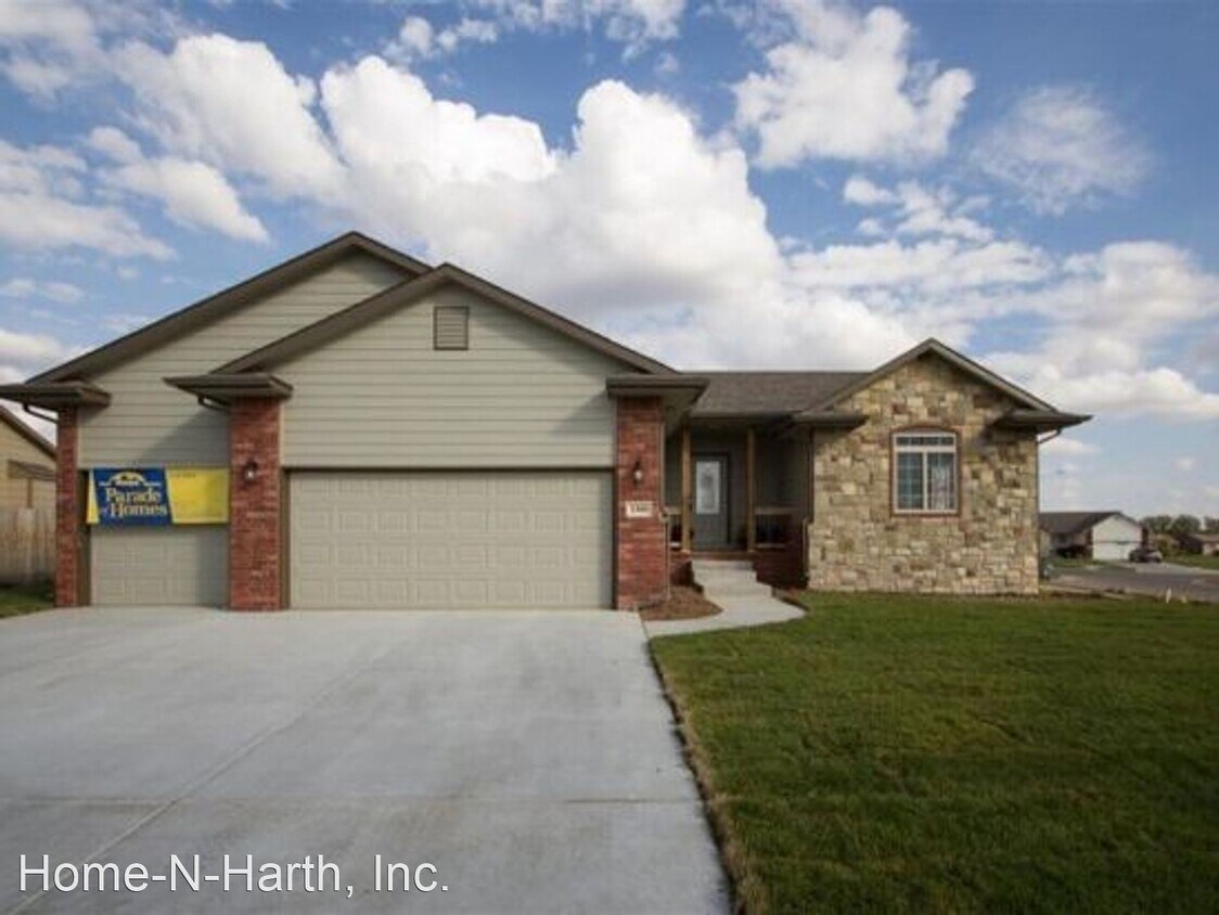 Primary Photo - 4 br, 3 bath House - 1300 N. Spring Ridge