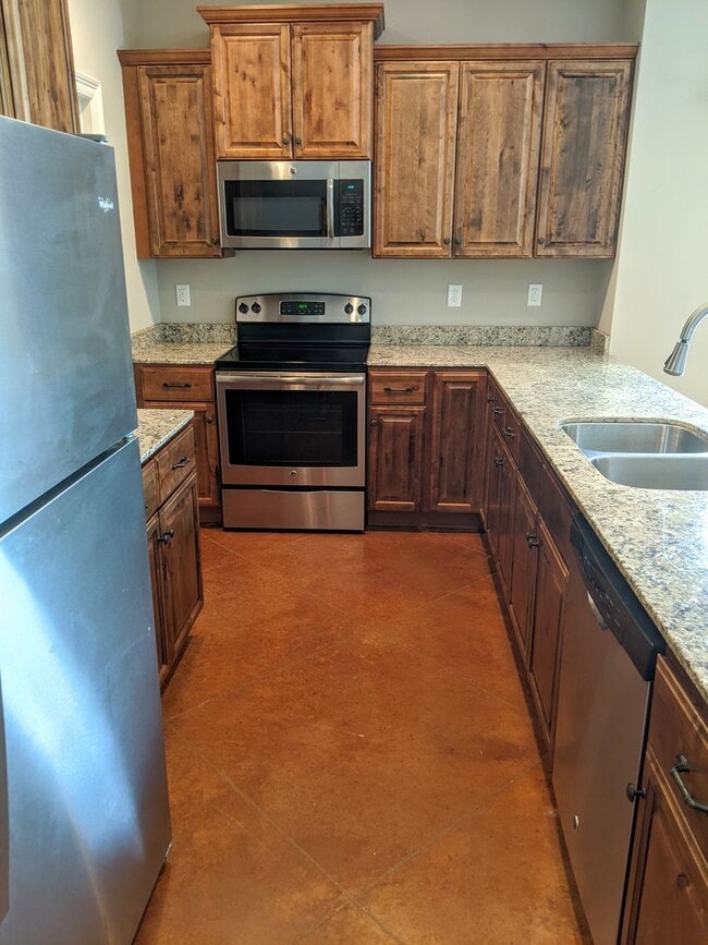 Building Photo - Beautiful Home in the CENTER of LAFAYETTE!!