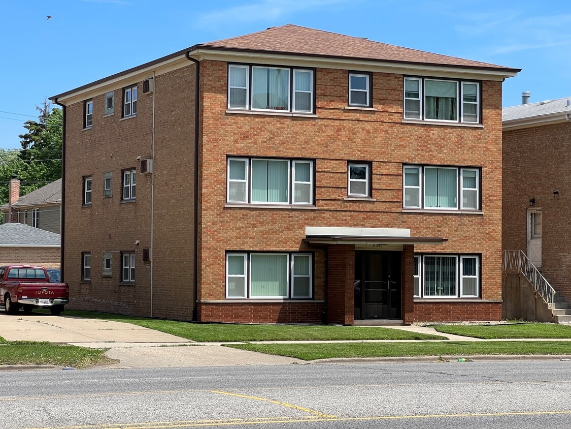 9341 S Pulaski Rd Evergreen Park IL 60808 - 9341 S. Pulaski Rd.