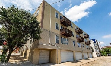 Building Photo - 401-11-411 N Front St