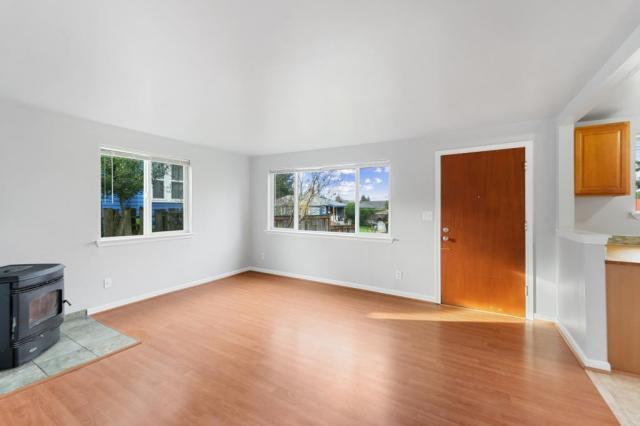 Foto del edificio - 2 bedroom in Seattle WA 98118