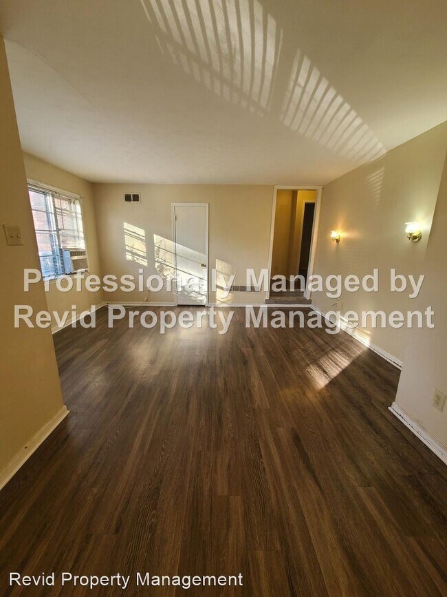 Foto del edificio - 3 br, 1 bath House - 4022 Cliffdale