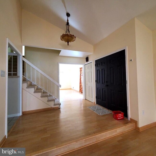 Building Photo - 522 Sugarland Run Dr