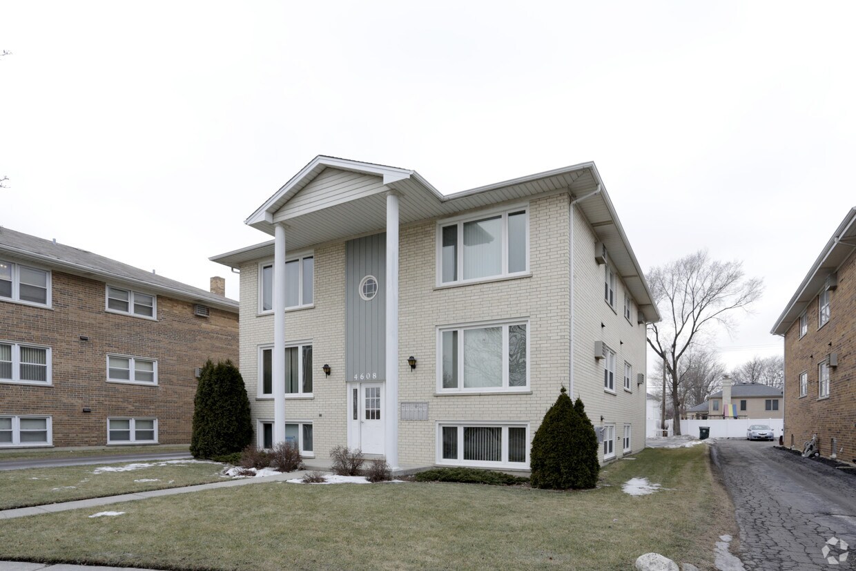 Primary Photo - 4608 Maple Ave