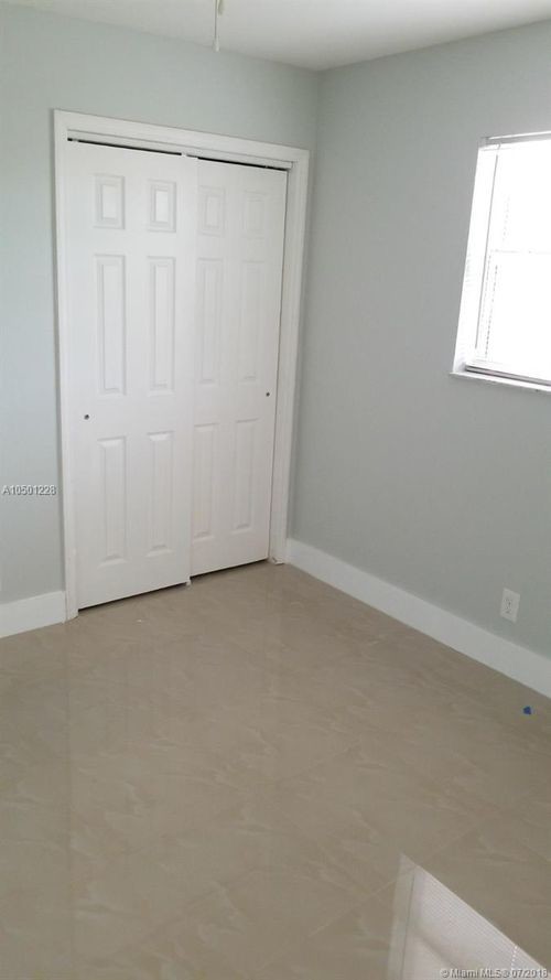 Building Photo - 260 SW 8th St