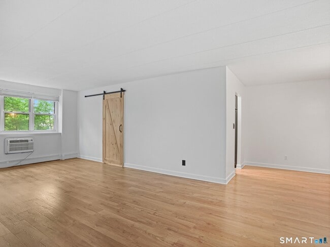 Building Photo - 27 Northill St
