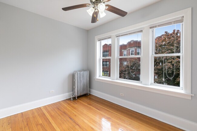 Foto del edificio - 7742 N Ashland Ave