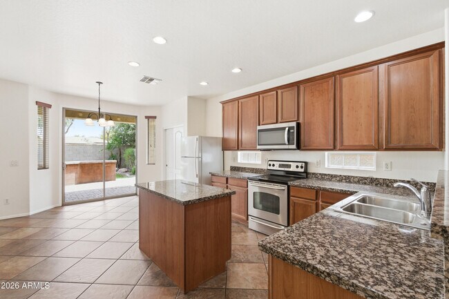 Building Photo - 4157 E Santa Fe Ln