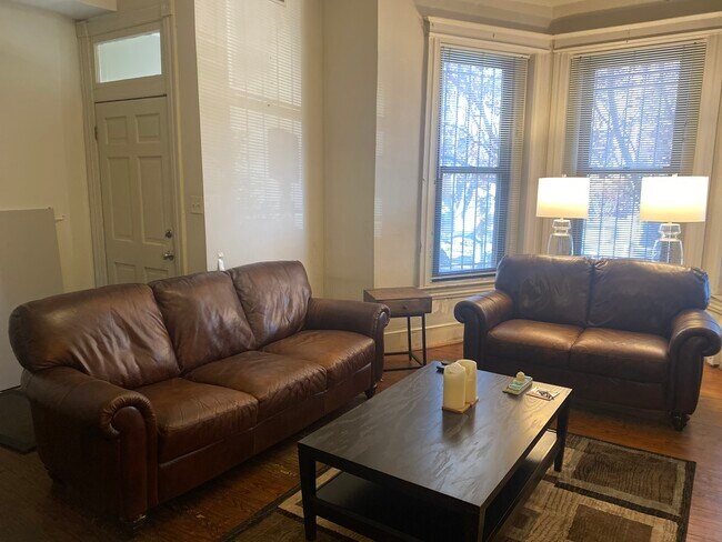 Foto del edificio - 2480 Ontario Rd NW