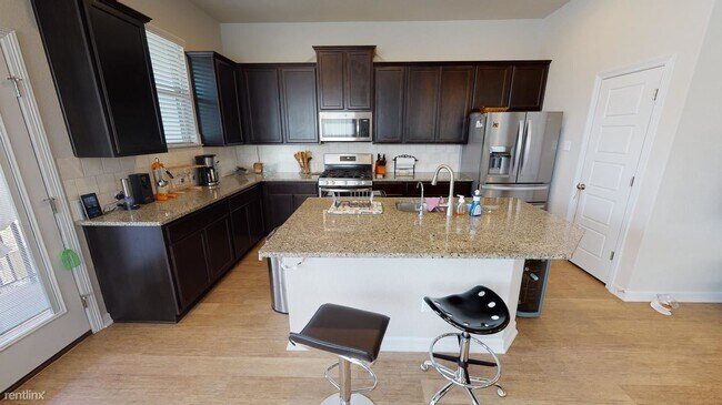 Foto del edificio - 2212 Dillon Pond Ln