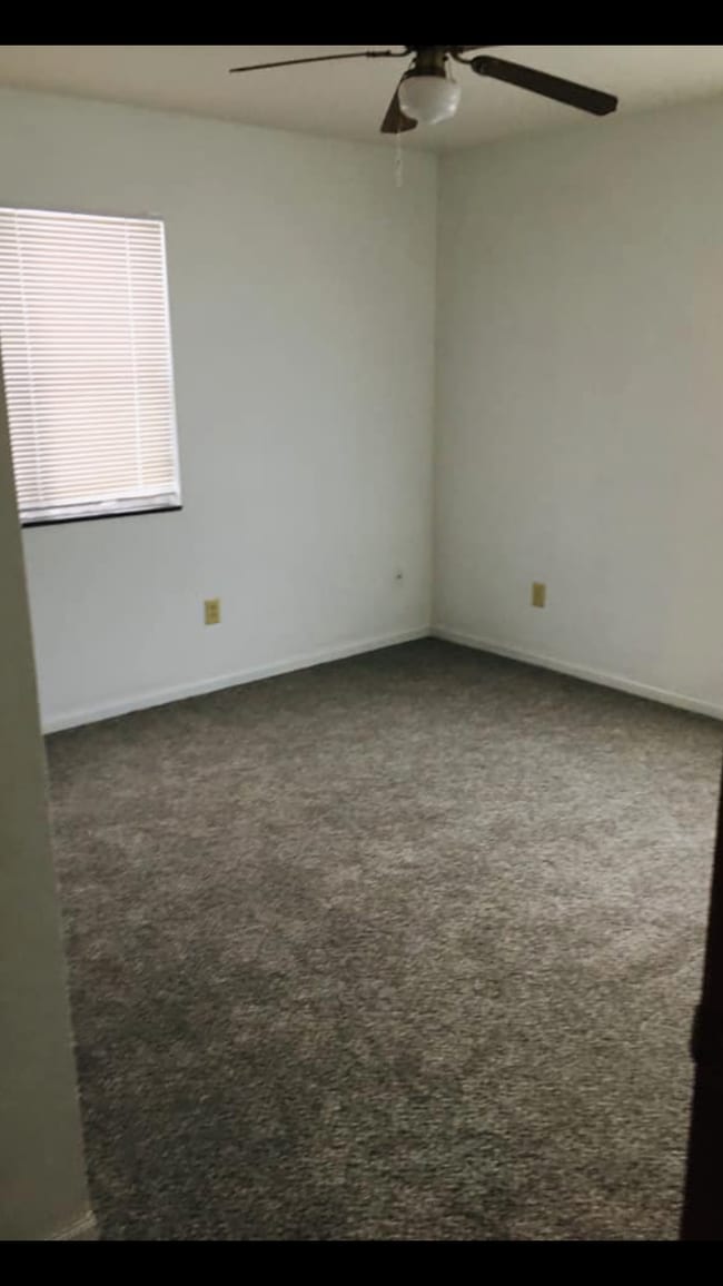 Bedroom - 20427 Clark St, Apt 4