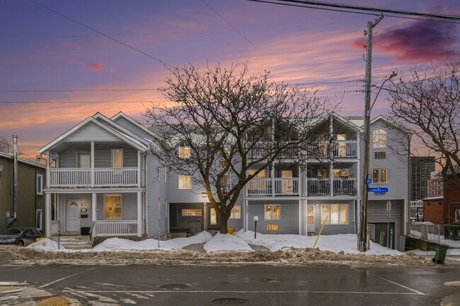 Building Photo - 237 Loretta Av S