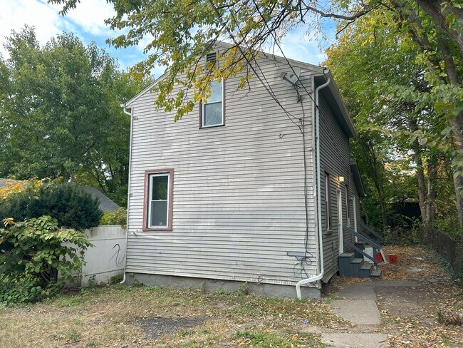Foto del edificio - 3332 Walton Ave